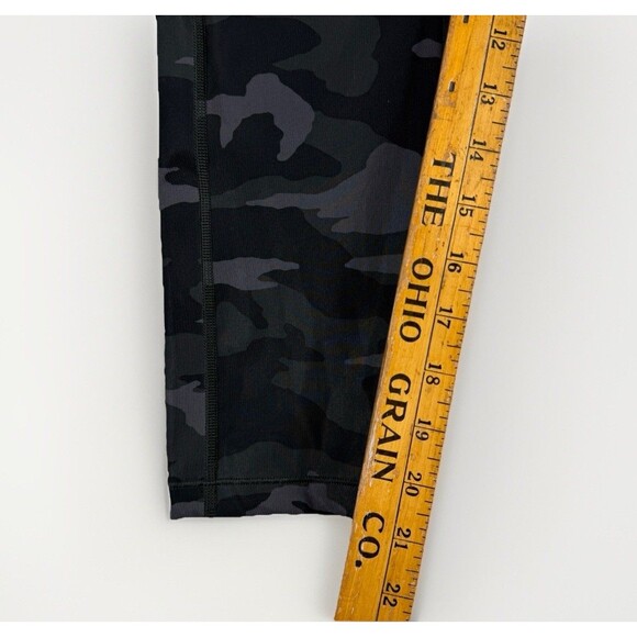 Athleta Ultimate Camo 7/8 Tight Women's Size LP Petite Black Mid Rise Pocket - Picture 10 of 11
